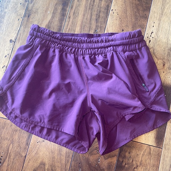 lululemon tracker shorts size 10 - Picture 8 of 13